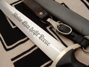 9 - Early Mint M33 SS Dagger by 12034 - RC129