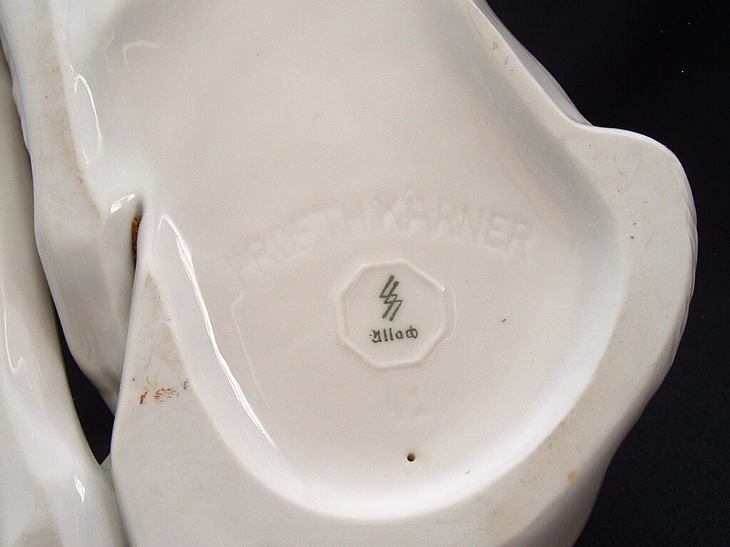 9 - SS Allach Lying Fawn - RC133