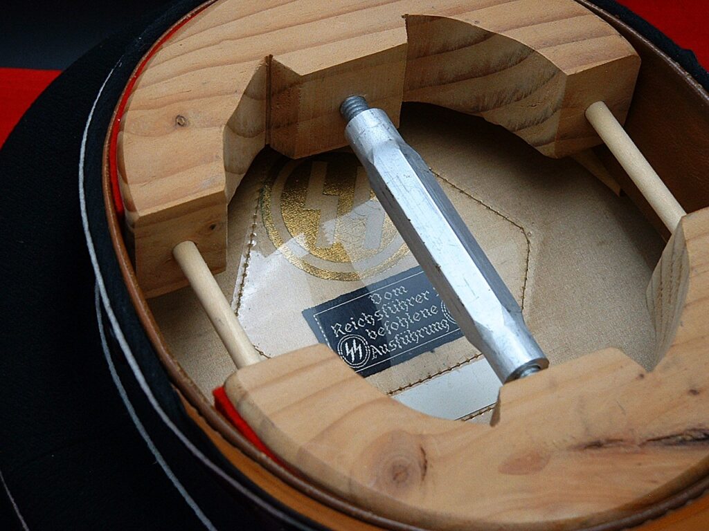 9 - Stunning SS Visor - RC125