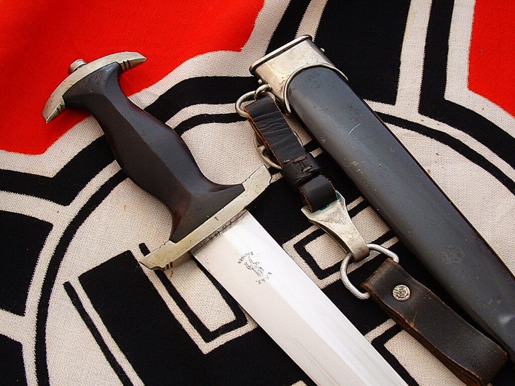 12 - Rare Maker M33 SS Dagger by E. Pack - RC151