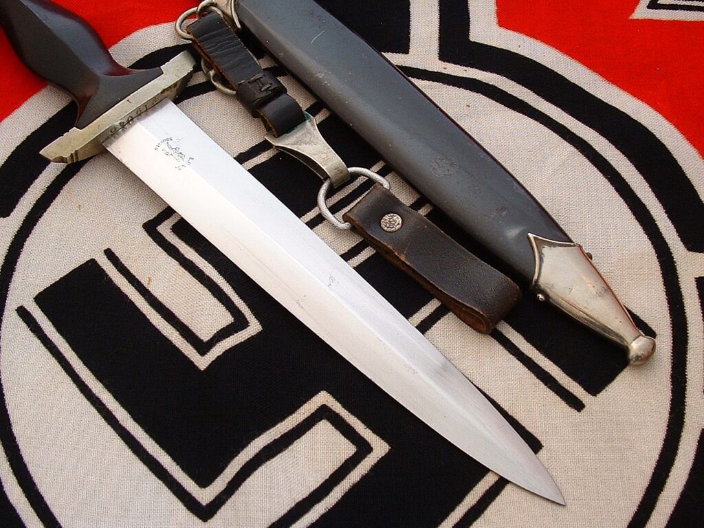 13 - Rare Maker M33 SS Dagger by E. Pack - RC151