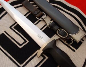 15 - Rare Maker M33 SS Dagger by E. Pack - RC151