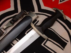 7 - Rare Maker M33 SS Dagger by E. Pack - RC151