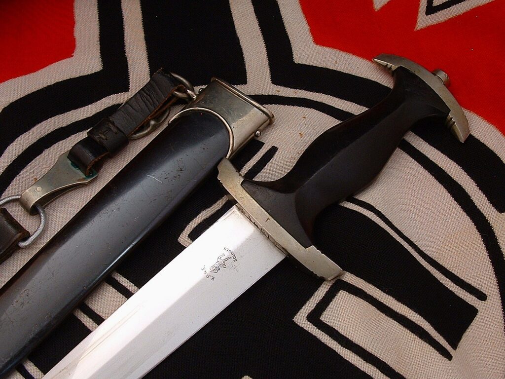 7 - Rare Maker M33 SS Dagger by E. Pack - RC151