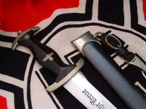 8 - Rare Maker M33 SS Dagger by E. Pack - RC151
