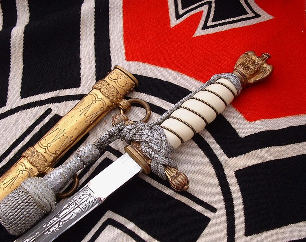 1 - 3rd Reich Navy Dagger by Eickhorn - D1237