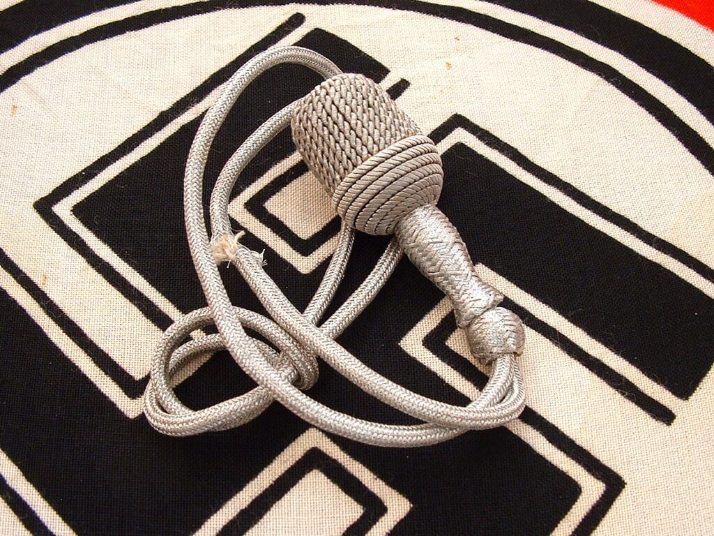 1 - 42cm Heer Dagger Portapee - A802