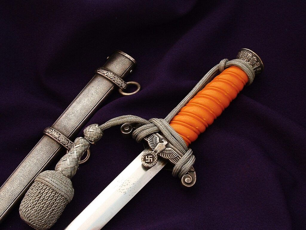 1 - Early Eickhorn Heer Officers' Dagger - D1248