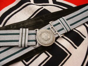 1 - Heer Officer's Buckle and Brocade - D224