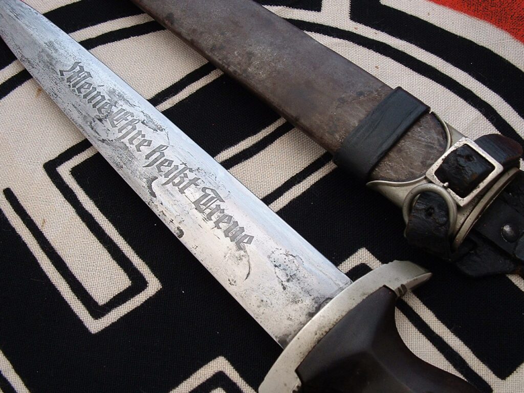 12 - ID'ed Lazy-Man Rohm SS Dagger - D1239