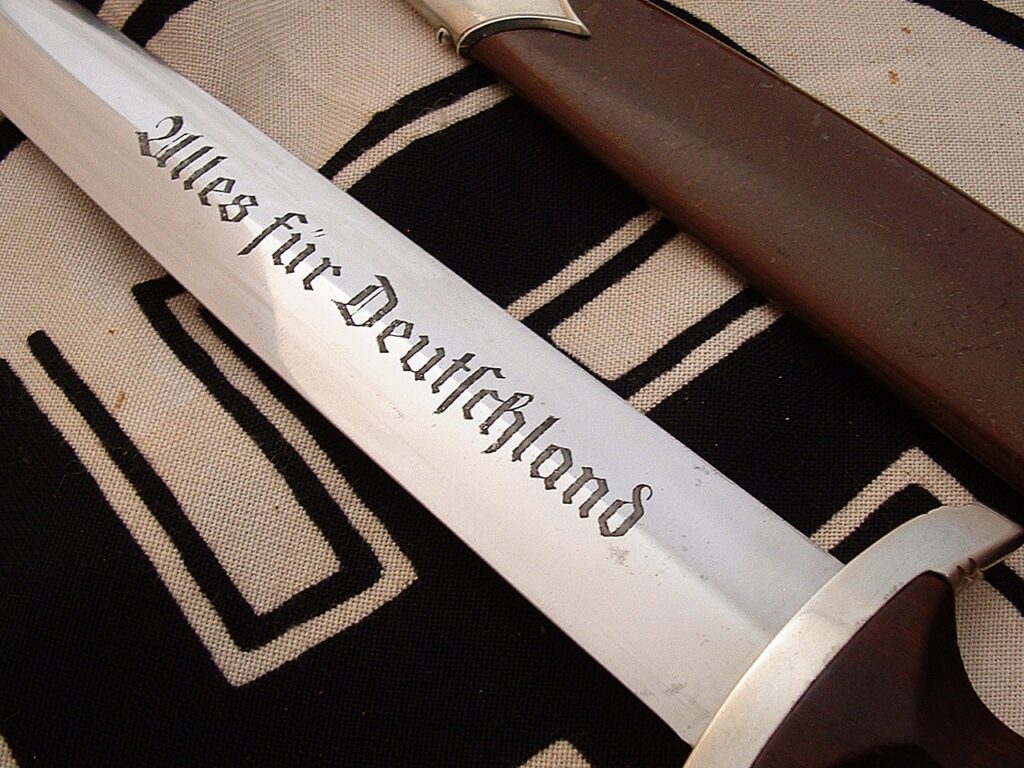 12 - Minty SA Dagger by Heller - D1240