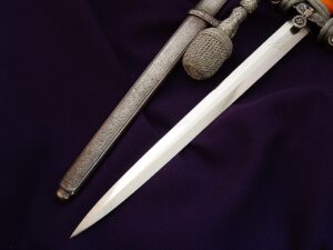 4 - Early Eickhorn Heer Officers' Dagger - D1248