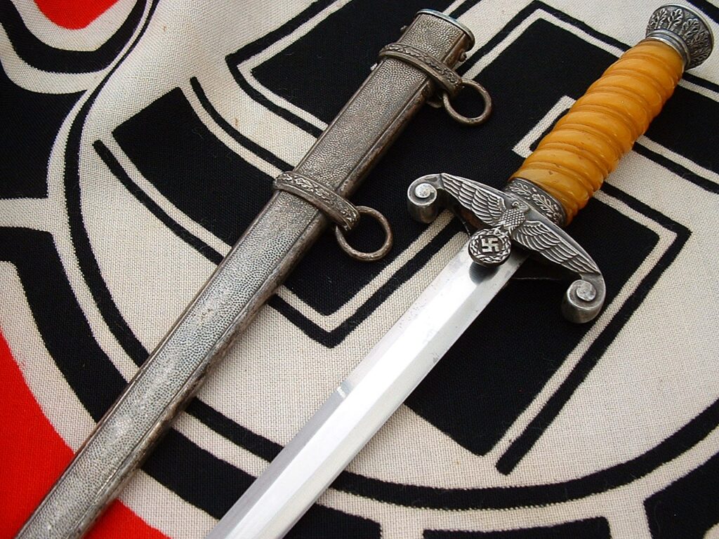 4 - Glass Grip Army Officer's Dagger by E. Pack - D1243