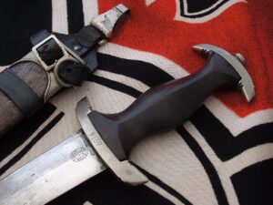 6 - ID'ed Lazy-Man Rohm SS Dagger - D1239