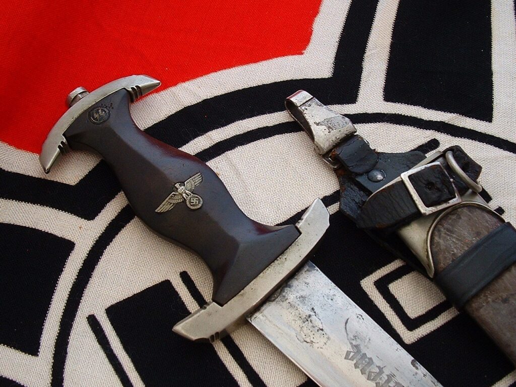 7 - ID'ed Lazy-Man Rohm SS Dagger - D1239