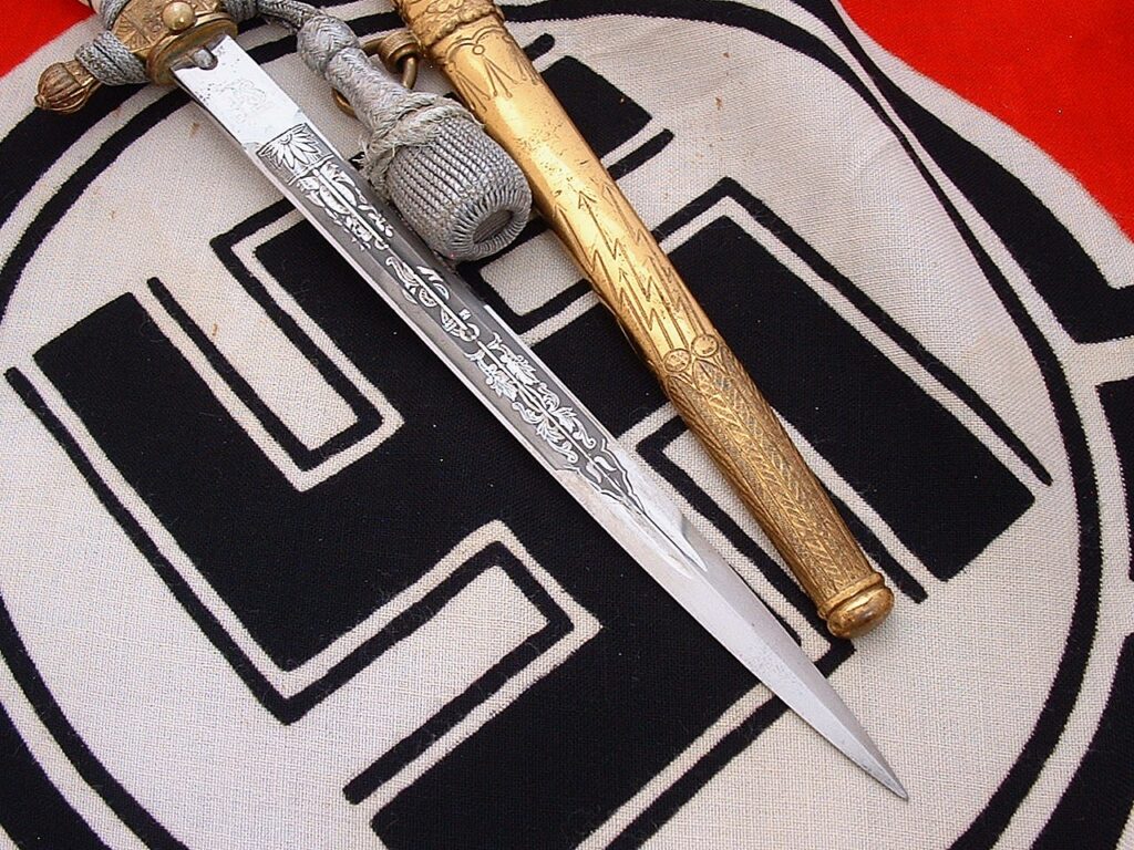 8 - 3rd Reich Navy Dagger by Eickhorn - D1237