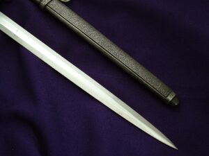 8 - Army Officer's Dagger by Puma - D1230