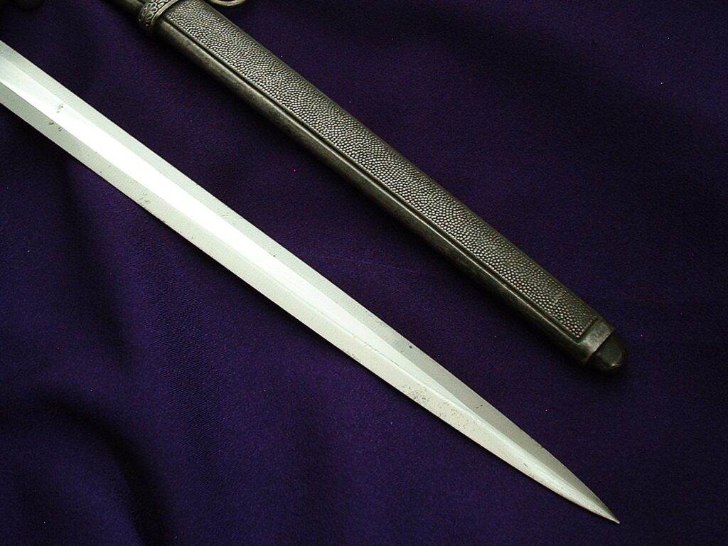 8 - Army Officer's Dagger by Puma - D1230