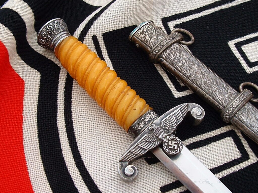 8 - Glass Grip Army Officer's Dagger by E. Pack - D1243