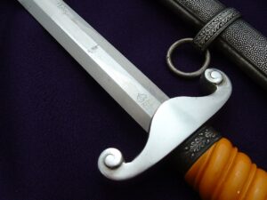 9 - Army Officer's Dagger by Puma - D1230