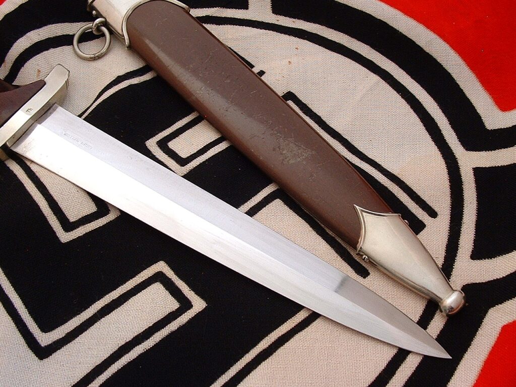 9 - Minty SA Dagger by Heller - D1240