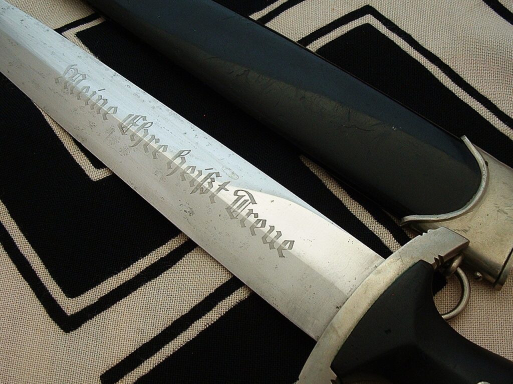 11 - Early M33 SS Dagger by RZM 18835 - RC160