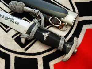 11 - Mid Period M33 Dagger With a Flare & Rare Trademark by Eickhorn - D1255