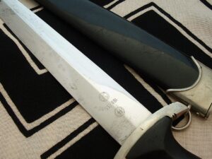 12 - Early M33 SS Dagger by RZM 18835 - RC160