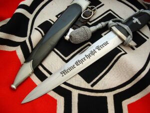 2 - Mid Period M33 Dagger With a Flare & Rare Trademark by Eickhorn - D1255