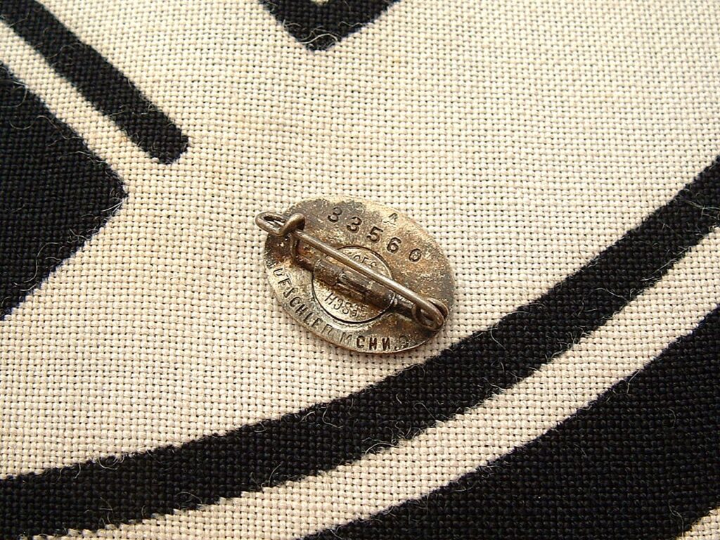 2 - SS FM Pin by Deschler - M568