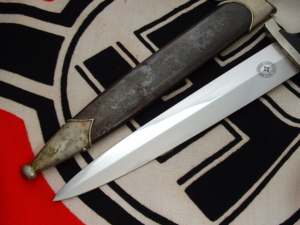3 - Early M33 SS Dagger by Herder - D1251