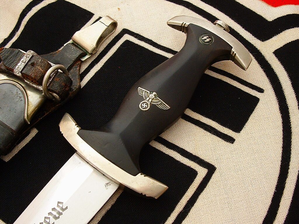 4 - Fantastic Mid-Period SS Dagger by Eickhorn - D1250