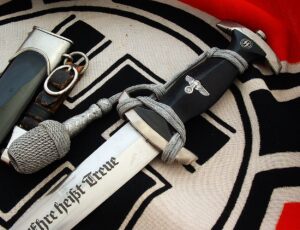 4 - Mid Period M33 Dagger With a Flare & Rare Trademark by Eickhorn - D1255