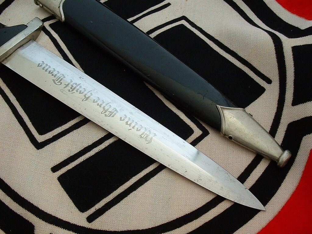 7 - Early M33 SS Dagger by RZM 18835 - RC160