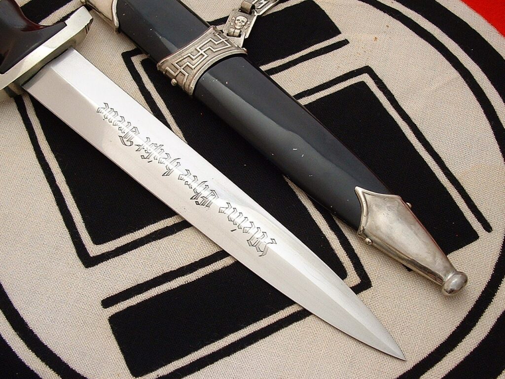 7 - Early Type C SS Chain Dagger - D1253