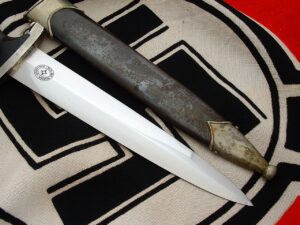 9 - Early M33 SS Dagger by Herder - D1251