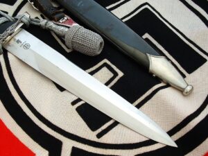 9 - Mid Period M33 Dagger With a Flare & Rare Trademark by Eickhorn - D1255