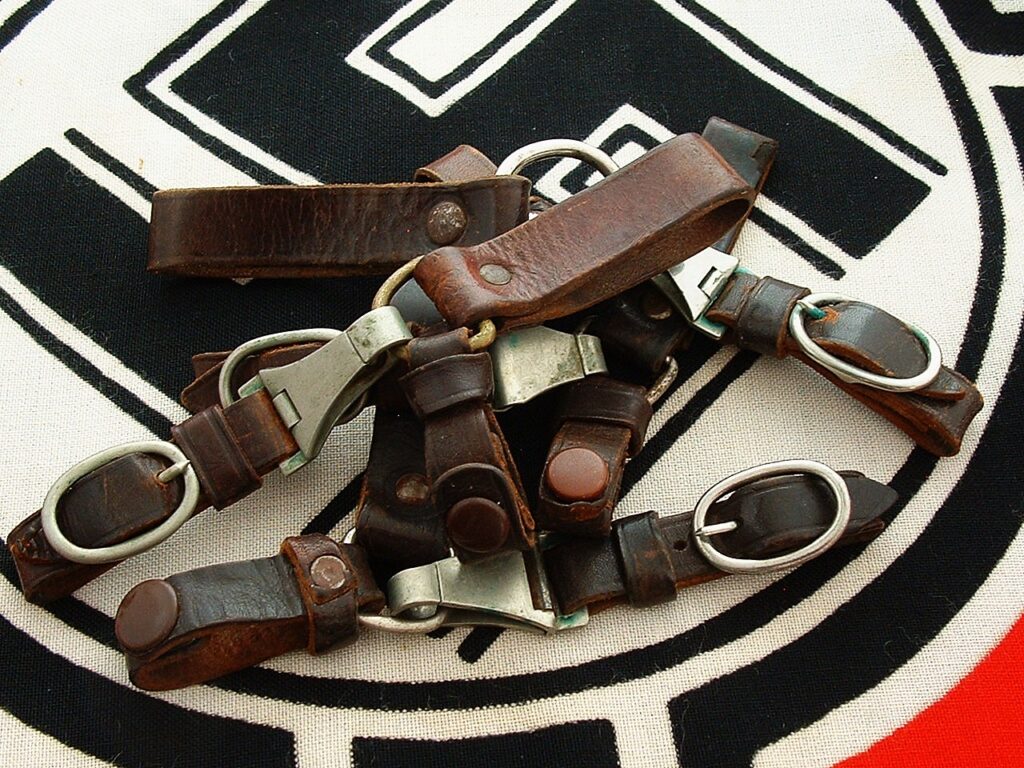 1 - 3 Piece SA Dagger Hanger - A811