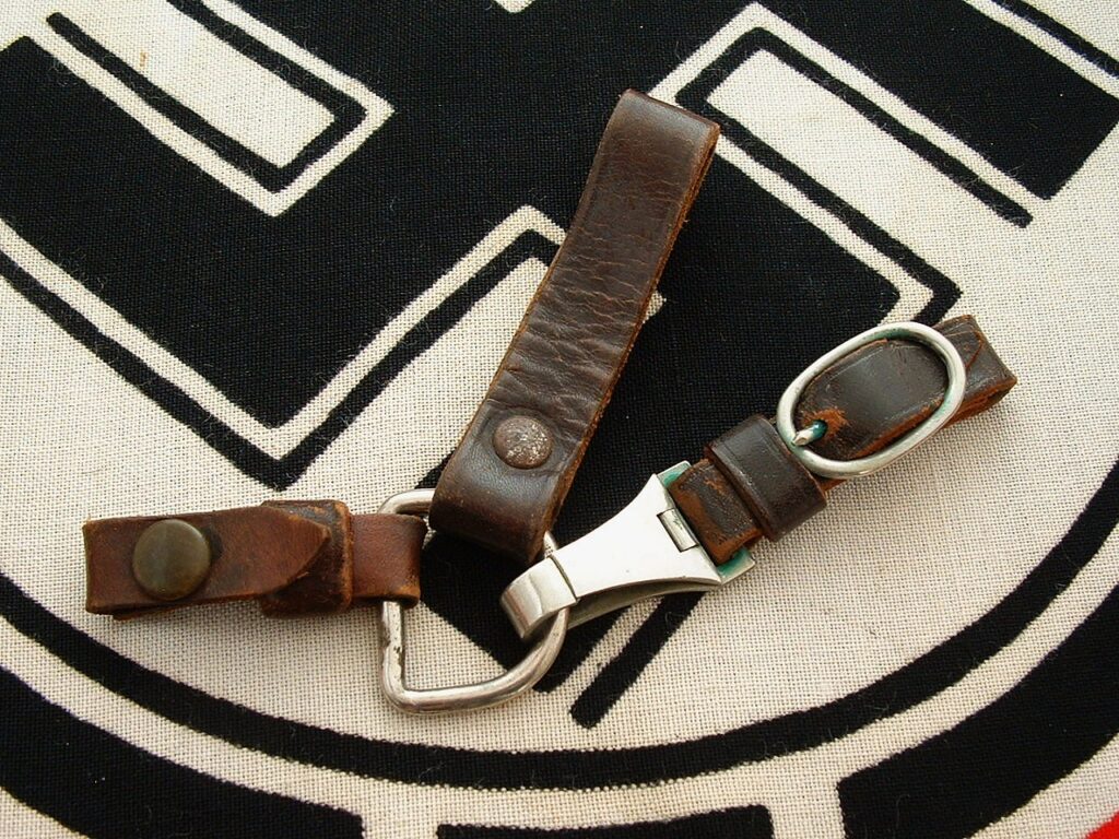 1 - 3 pc Hanger for Early SA Dagger - A814