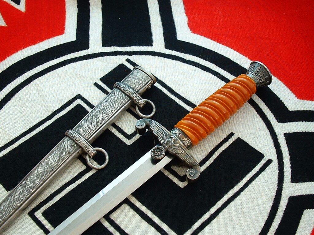 1 - Heer Officer's Dagger by WKC - D1258