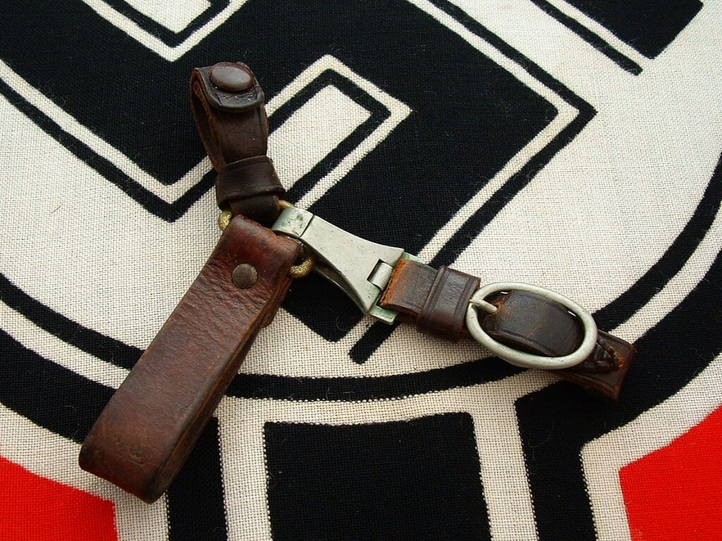 1 - Triple Hanger for Early SA Dagger - A813