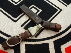 1 - Triple SA Dagger Hanger - A812