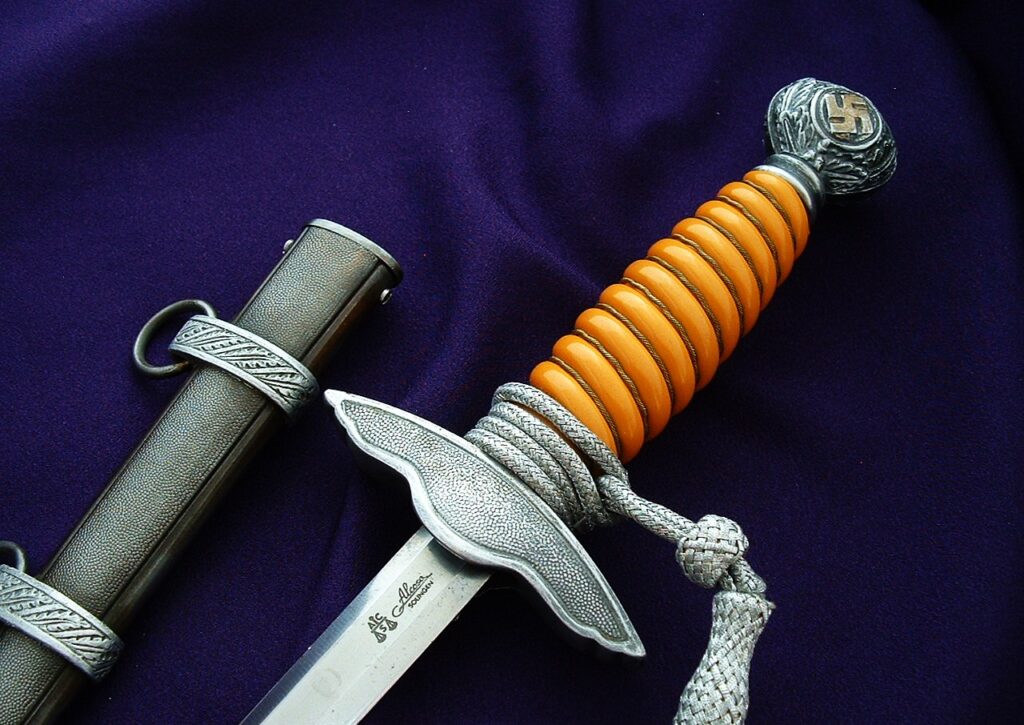 2 - 2nd Model Luftwaffe Officers' Dagger by Alcoso - D1256