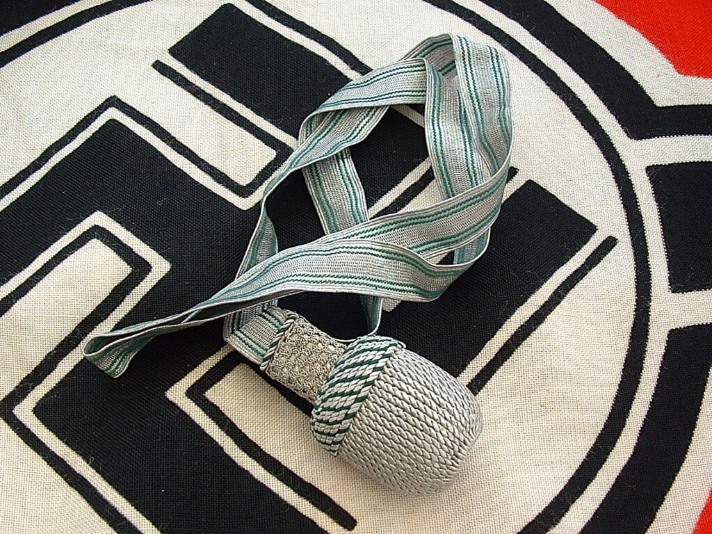 2 - DJ Cutlass Knot - A817