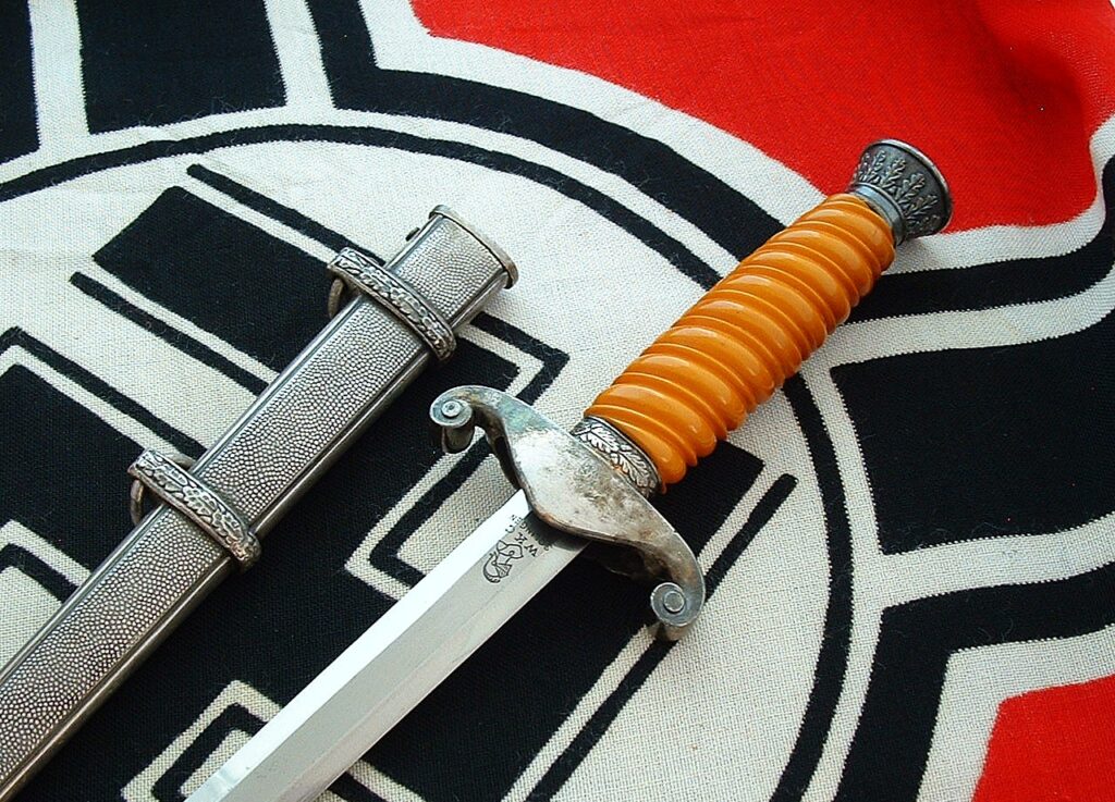 2 - Heer Officer's Dagger by WKC - D1258