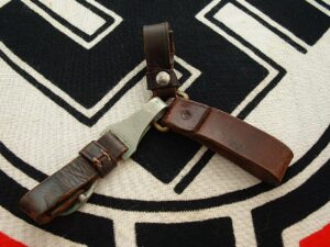 2 - Triple Hanger for Early SA Dagger - A813