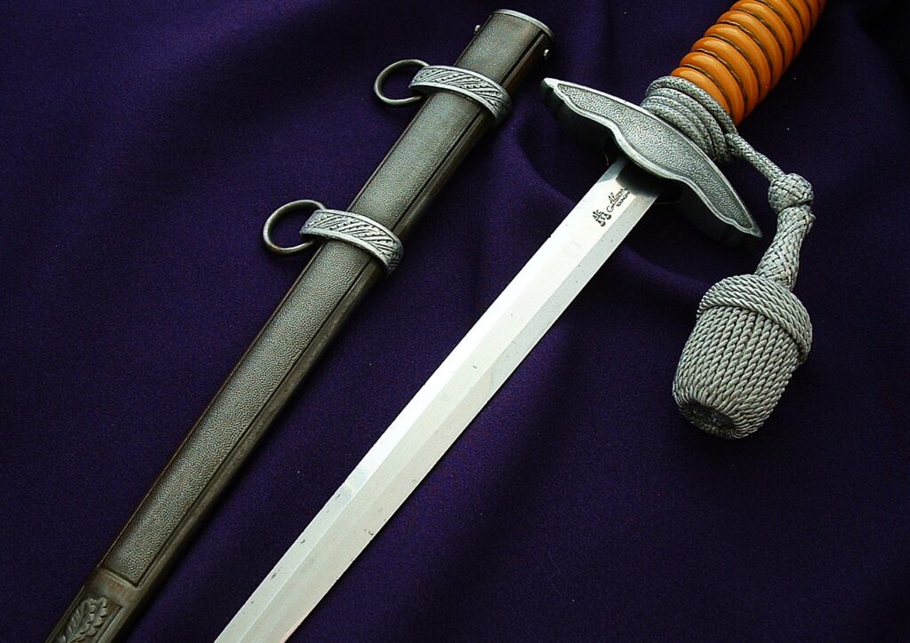 4 - 2nd Model Luftwaffe Officers' Dagger by Alcoso - D1256