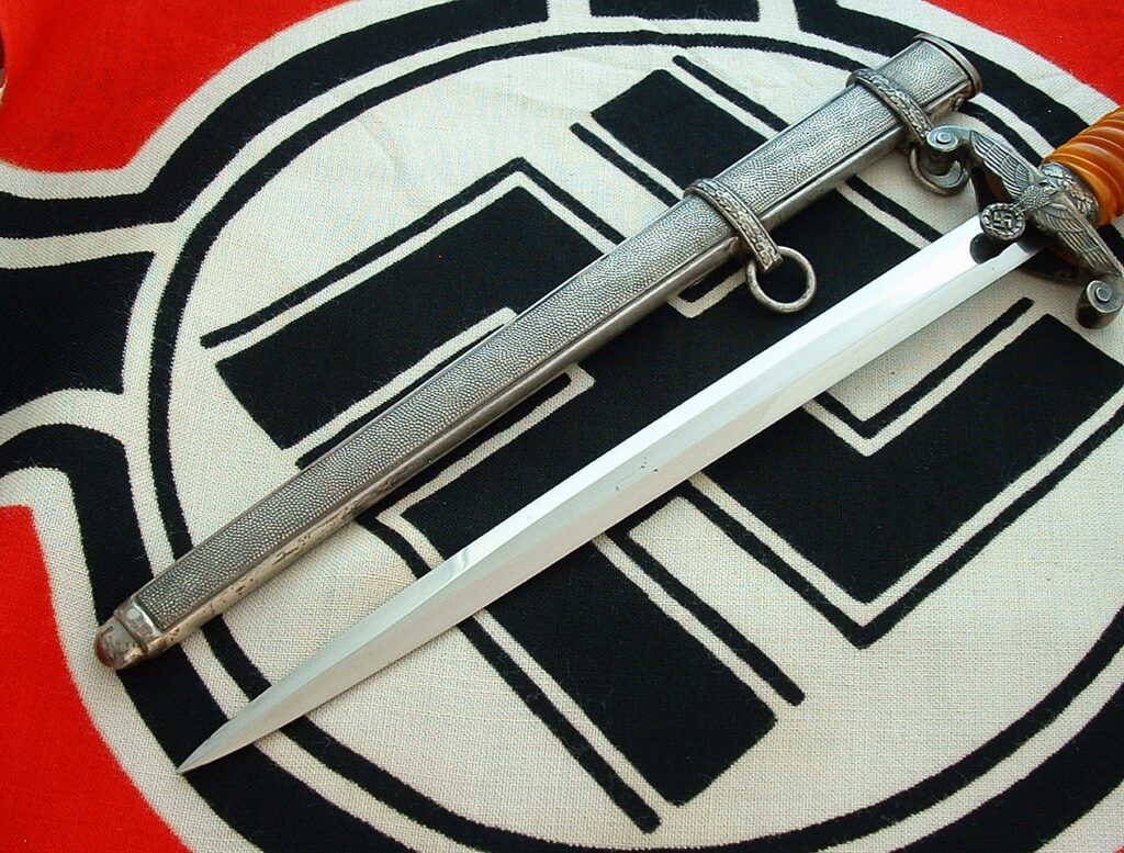 4 - Heer Officer's Dagger by WKC - D1258