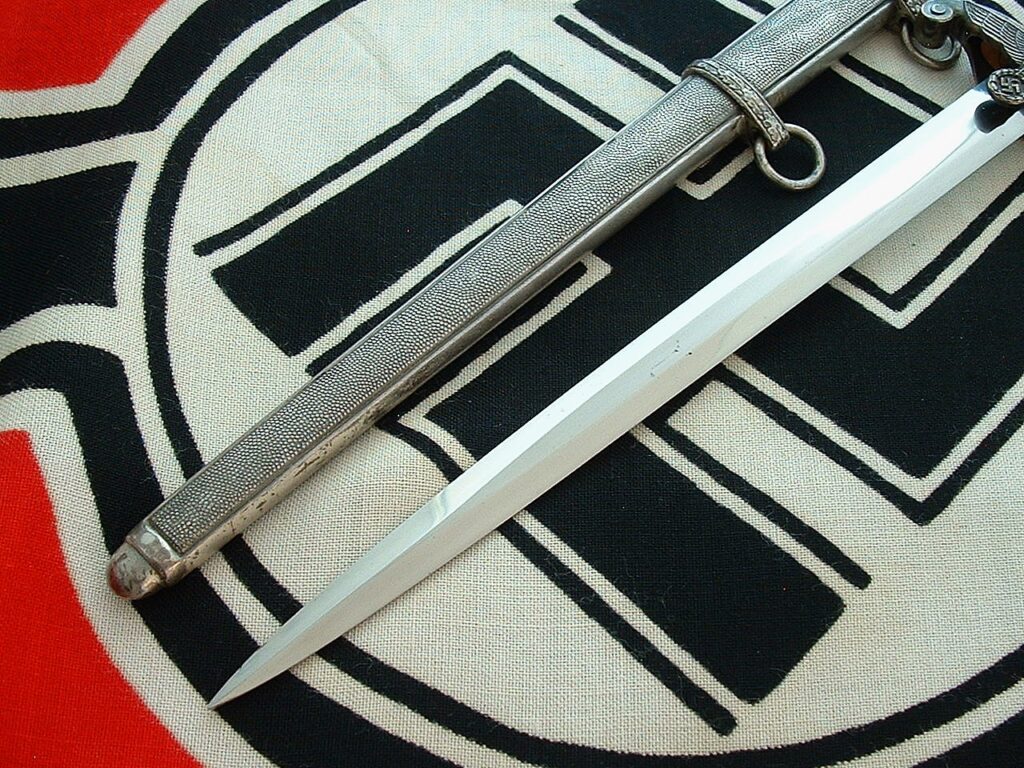 5 - Heer Officer's Dagger by WKC - D1258