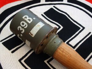 5 - WWII M3942 Nebel Smoke Grenade - G282